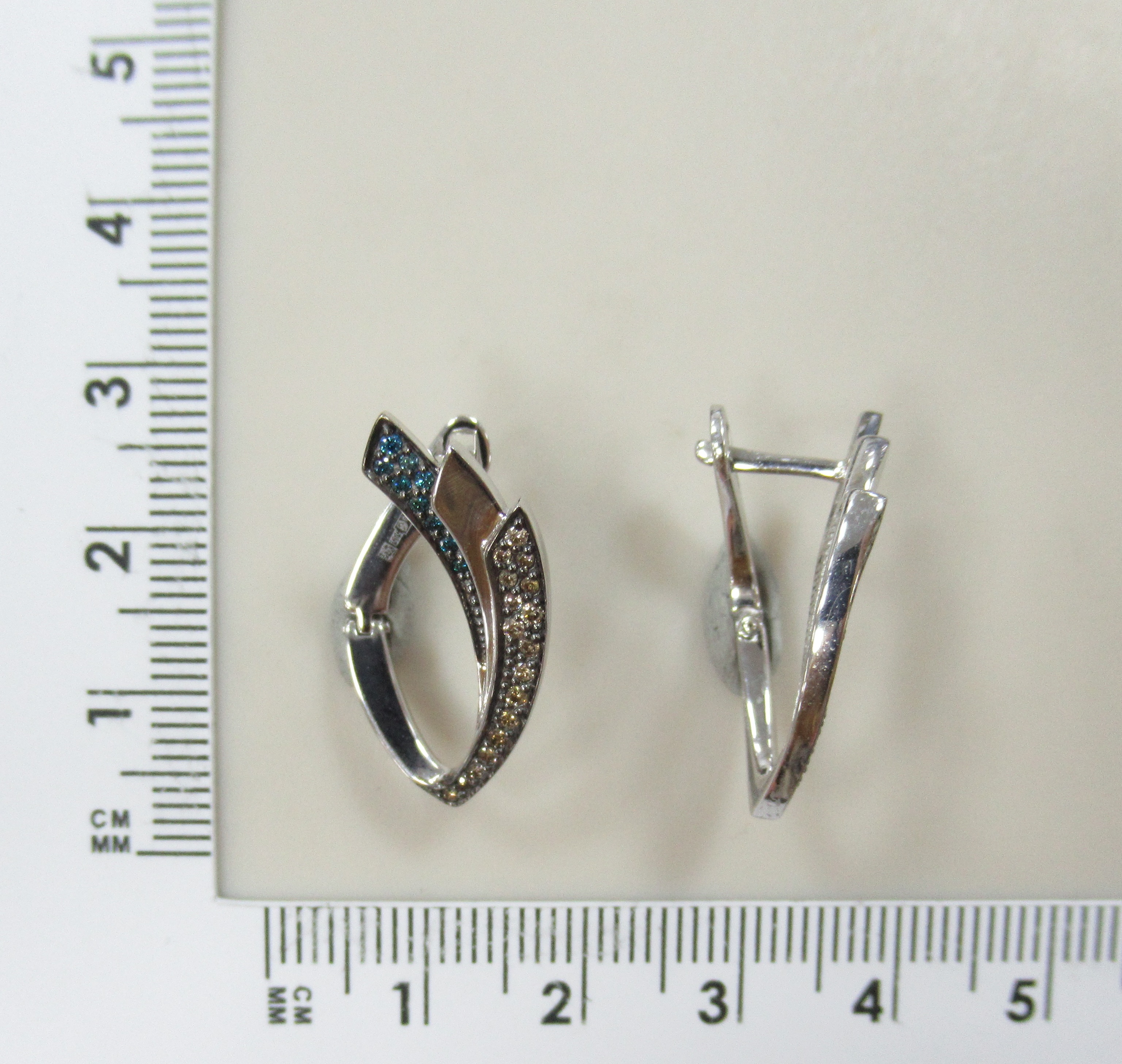 10511-001171 Серьги (Au 585)